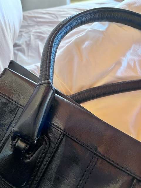 Black leather Witchery handbag 35cmx28cmx14 cm