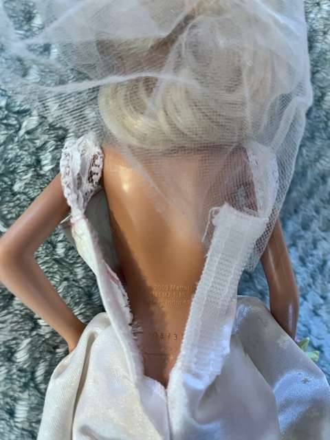 Bridal Barbie Mattel 2009 in excellent condition