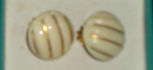 IVORY CLIP ON EARINGS