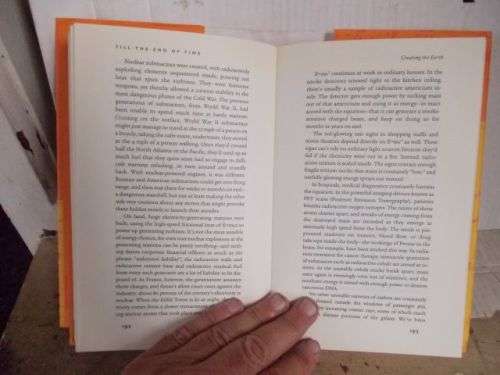 EMC2,A BIOGRAPHY OF THE WORLD`S MOST FAMOUS EQUATION--DAVID BODANIS