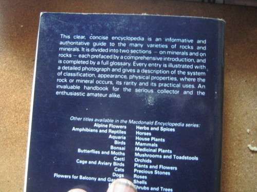 ROCKS AND MINERALS,THE MACDONALD NCYCLOPEDIA OF