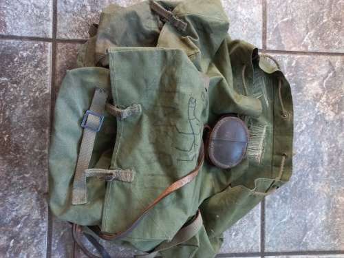 Rhodesian army small back pack plus compass