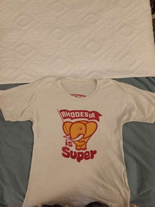 Rhodesian Rhodesia is super /behind Rhodesia period t shirt .