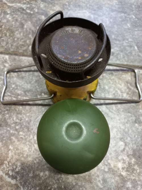 Rhodesian army field stove and issued gas canister sealed