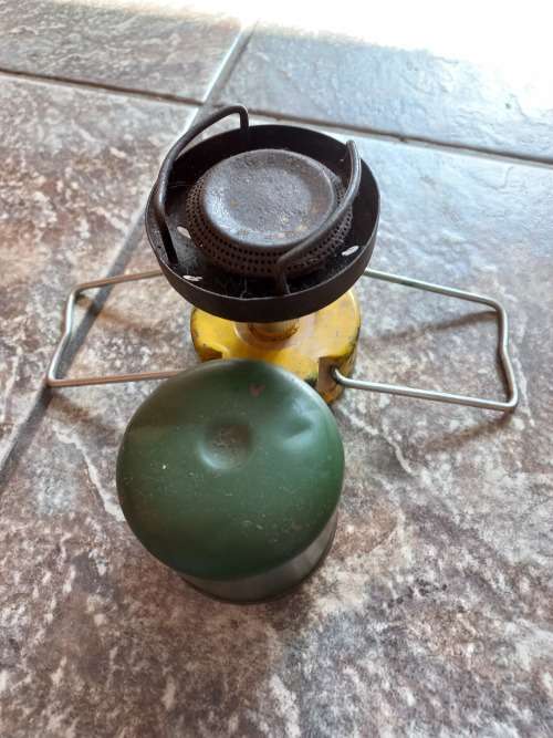 Rhodesian army field stove and issued gas canister sealed