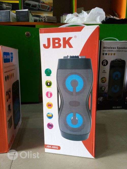 JBK PORTABLE WIRELESS SPEAKER WITH FM RADIO