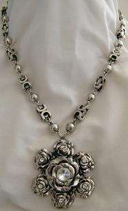MAGNIFICENT ROSE NECKLACE !!!