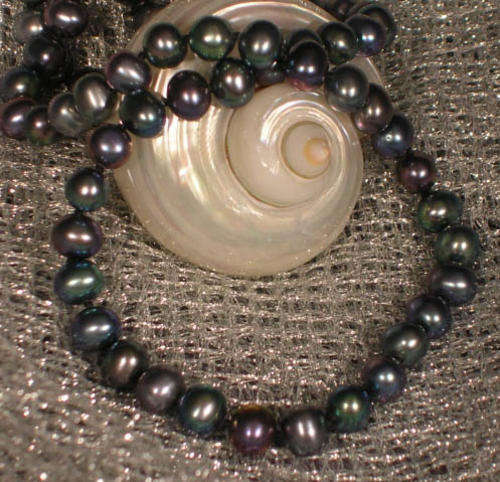 14K SOLID YELLOW GOLD BLACK FRESHWATER PEARL NECKLACE!!