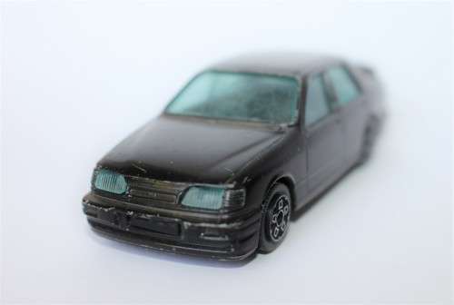 Bburago Ford Sierra Model Scala 1/43 Made In Italy Diecast Model Car Balck Italia Very Good