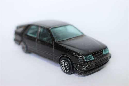 Bburago Ford Sierra Model Scala 1/43 Made In Italy Diecast Model Car Balck Italia Very Good