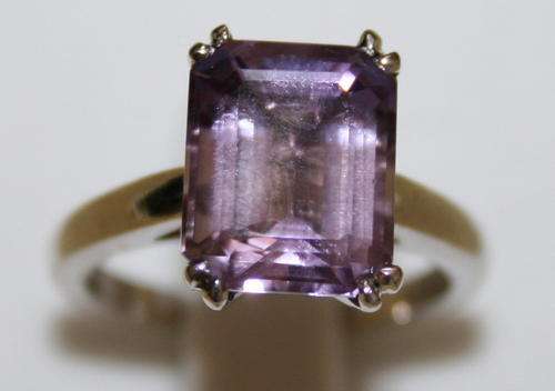 CrAzY Auction!! **C.O.A. value R15 000** 2.90ct Amethyst 18k Solid White Gold Ring