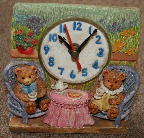 **CrAzY Auction!!** Second-Hand Bear Clock