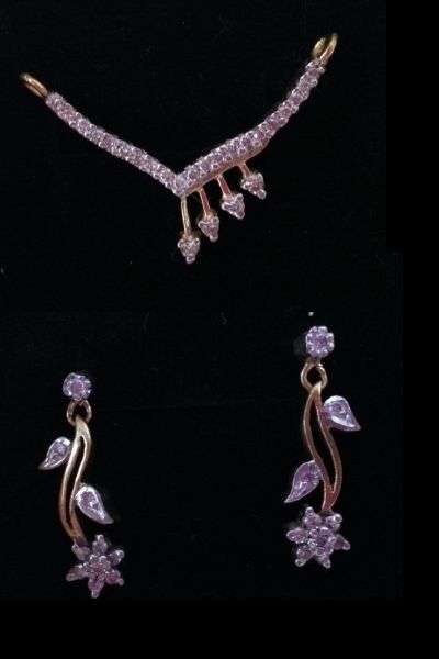 **IN STOCK** 0.60CT DIAMOND PENDANT AND EARRINGS SOLID YELLOW GOLD