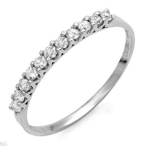 ***R9 000.00 ***Attractive Ring With Genuine Diamonds Well Made in White Gold- Size 7