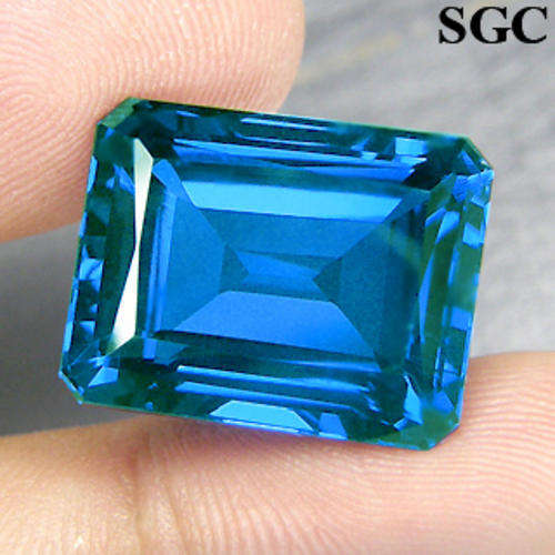 **R5 000.00**22.09ct Lustrous Emerald Facet London Blue Topaz NR!