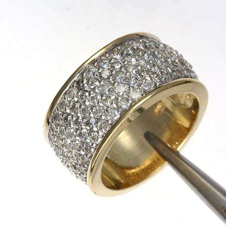 **R38 000.00** 2 ctw. Diamond Yellow Gold Band Ring