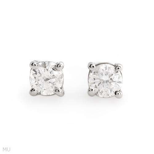 **R2 500.00**Fashionable Brand New Stud High quality Earrings With Genuine Clean Diamonds Beautifull