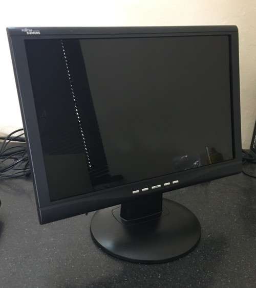 Fujitsu-Siemens 17 inch LCD Monitor