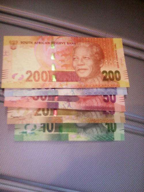 Brand new low number notes R10-R200
