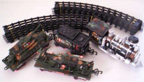 ELECTRIC TRAIN SET - MAKES STEAM & ENGINE SOUNDS ***BEAUTIFUL GIFT***