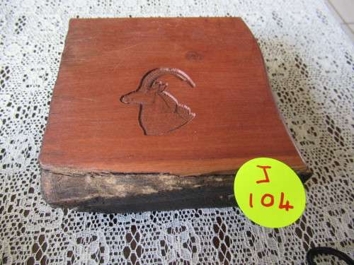 Unique and beautiful coin holder box