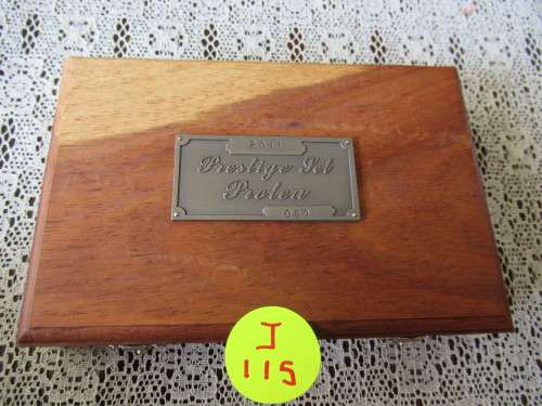 Unique and beautiful coin holder box