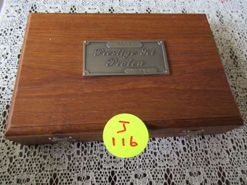 Unique and beautiful coin holder box