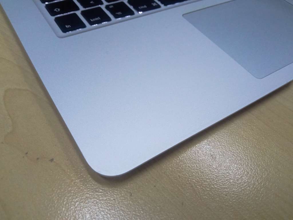 APPLE MACBOOK AIR (NEW BATT)