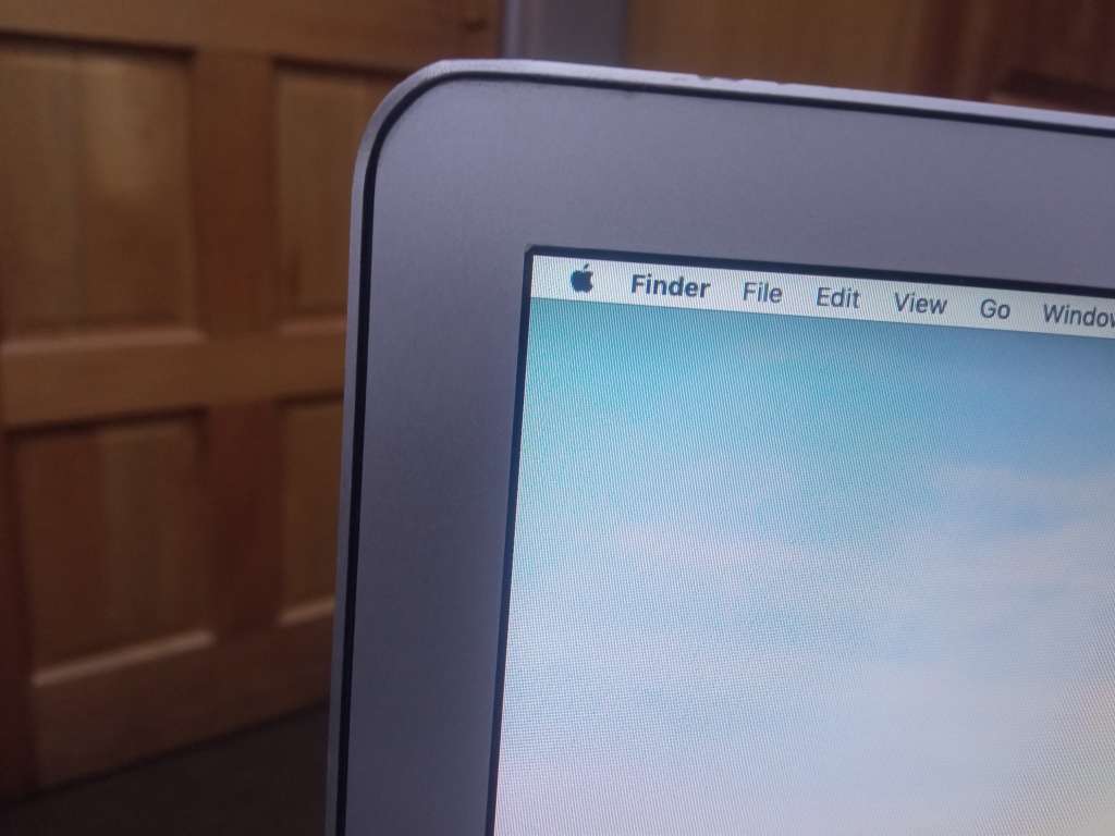 APPLE MACBOOK AIR (NEW BATT)