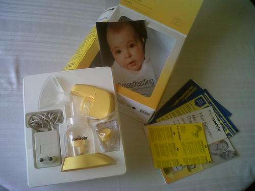 MINI ELECTRIC BREASTPUMP ( Best battery breastpump by various baby magazines )