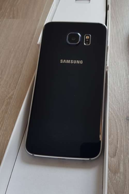 Samsung Galaxy S6 *LIKE NEW*