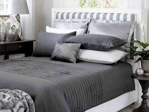 SUPER QUALITY Gorgeous Grey Pleated Duvet Set (Queen)