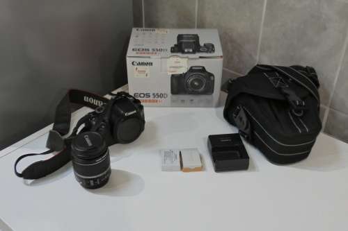 Canon EOS 550D + kit lens