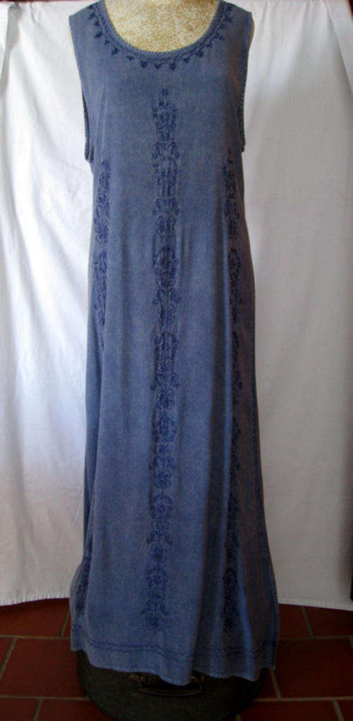A BEAUTIFUL LONG DENIM-BLUE DRESS!!! - Size: Large