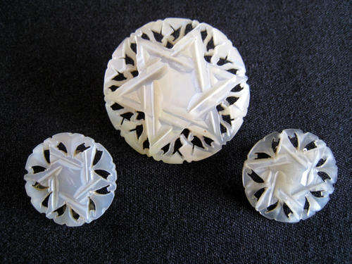VINTAGE SET BROOCH & EARRINGS with Star of David - 1940's - Hand carved Mother-of-Pearl!