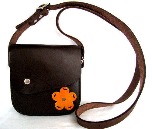 A LOVELY GENUINE LEATHER SLING BAG - Medium