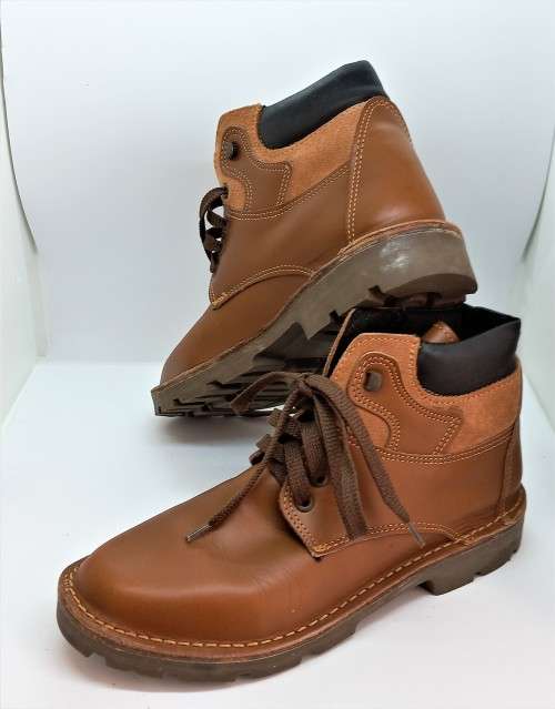 Handcrafted Leder Handler Genuine Leather Ladies Boots  6 1/2