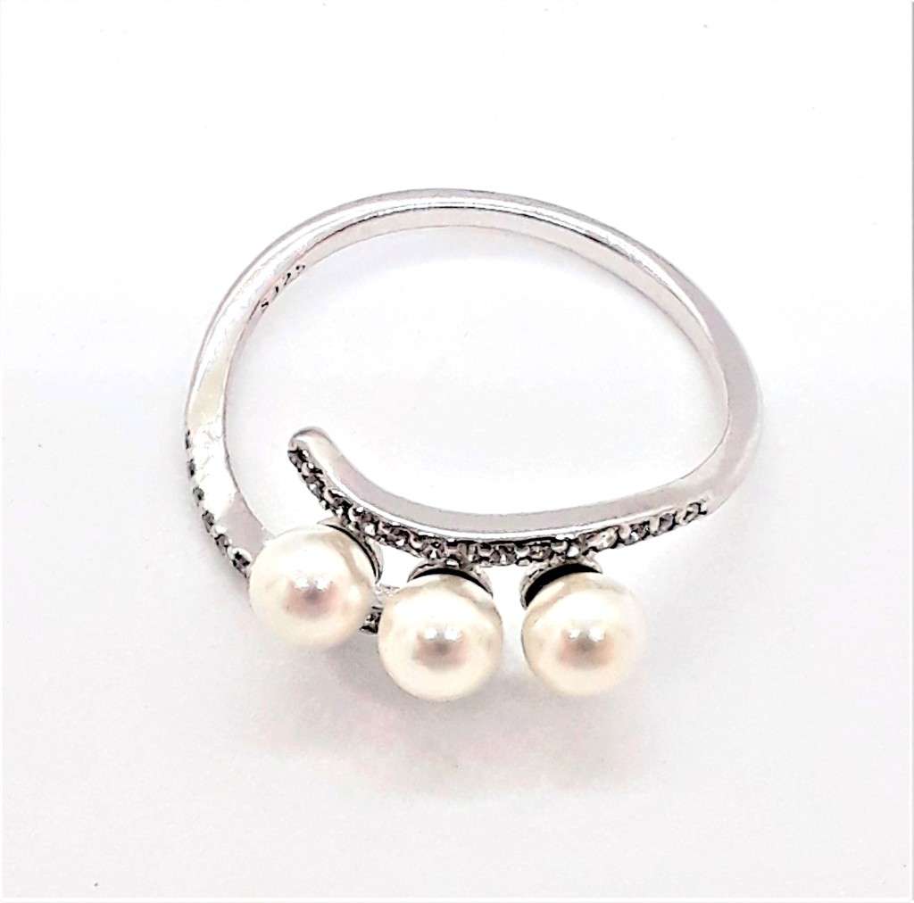 Freshwater Pearls and Zirconia Sterling Silver Ring