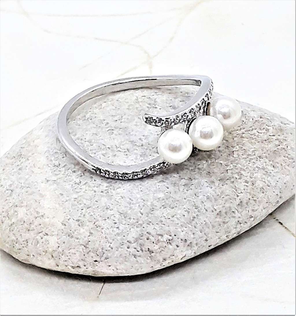 Freshwater Pearls and Zirconia Sterling Silver Ring