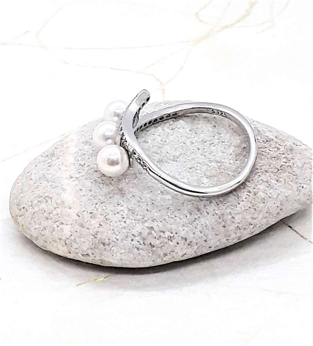 Freshwater Pearls and Zirconia Sterling Silver Ring