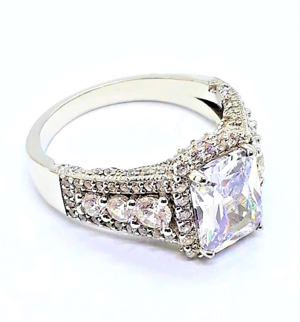 Cubic Zirconia Dress / Engagement type Sterling Silver Ring - 5.6g