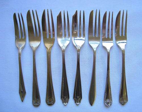 BEAUTIFUL ASSORTMENT: 8 CAKE FORKS - E.P.N.S.