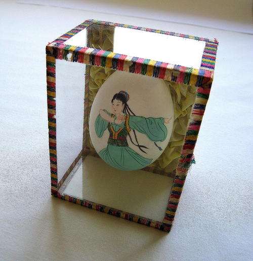 1970's DECORATIVE HAND PAINTED EGG IN GLASS BOX - UNUSUAL!!!