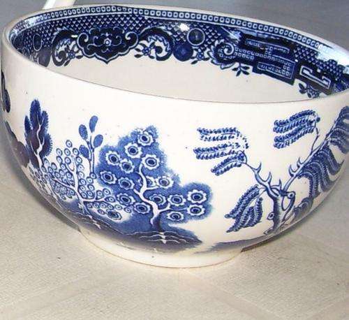 SUGAR BOWL- WILLOW PATTERN - JOHNSON BROS - ENGLAND