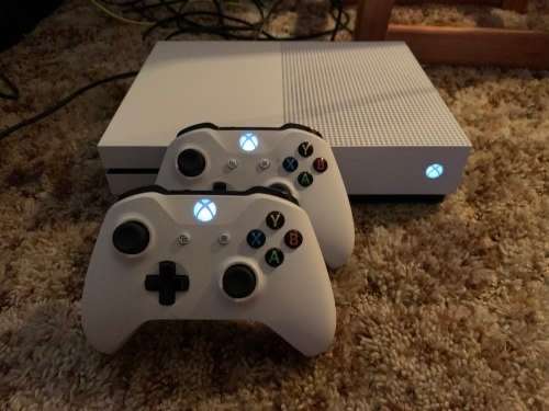 Xbox one S 1TB with 2 Controllers for Sale