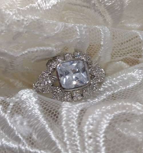 Cubic zirconia ring