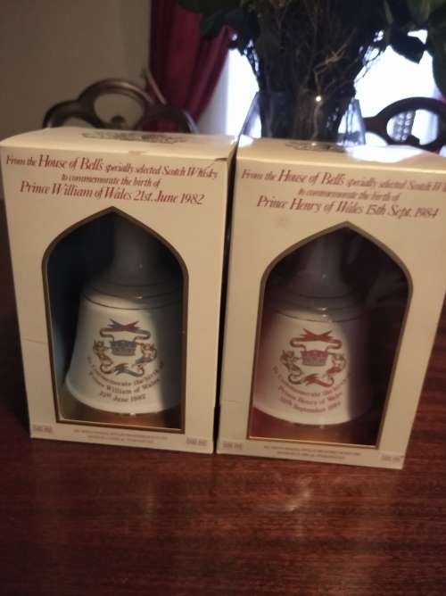 Decanters to commemorate the births of princes William and Harry
