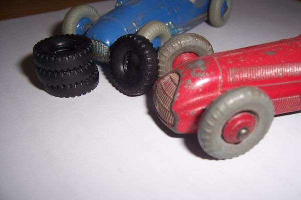 B5b - Dinky Tyres      -New!