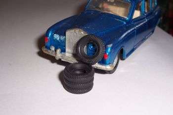 B54 - Dinky Tyres