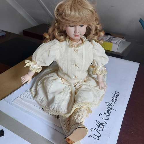 2 x Porcelain dolls